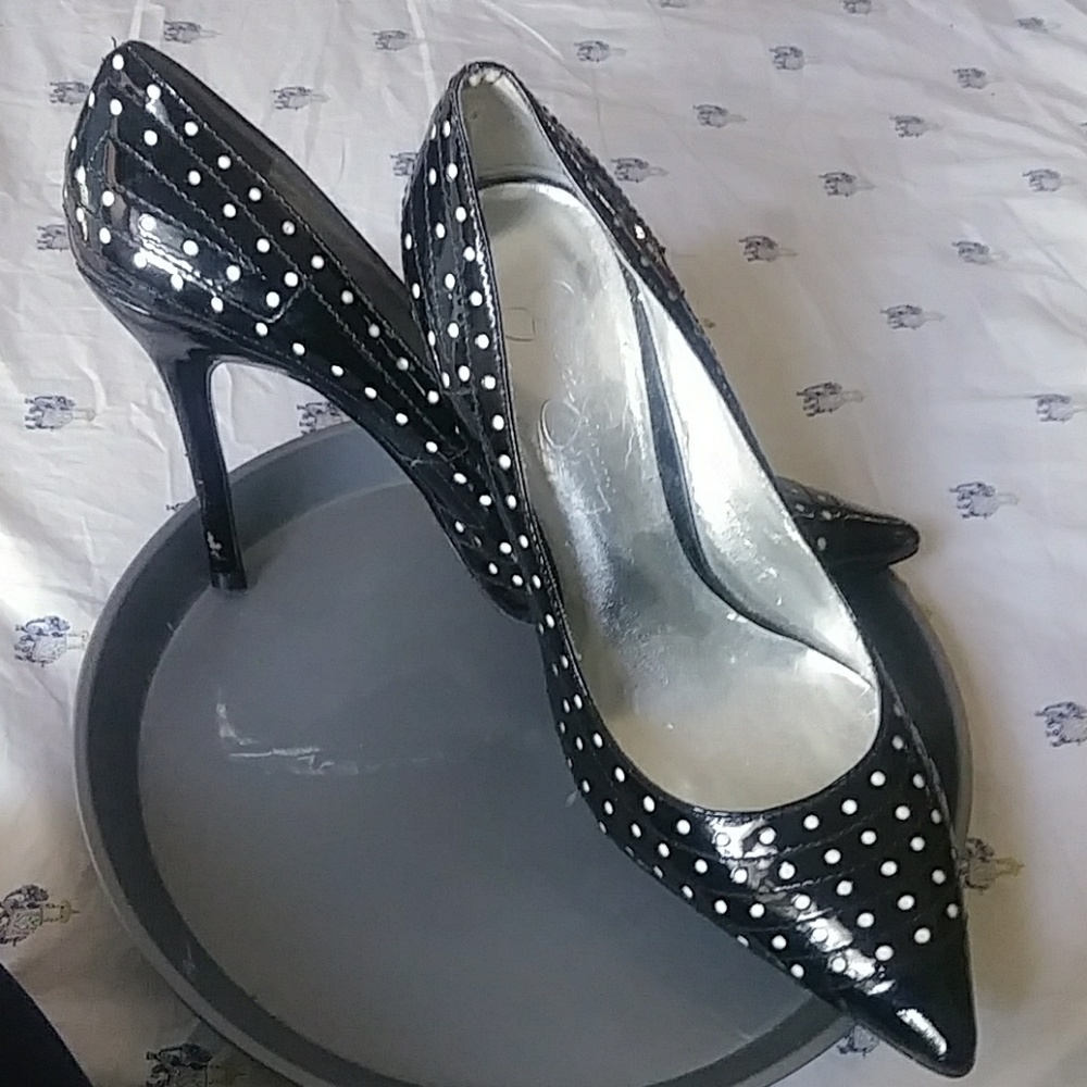 Polka dot pumps